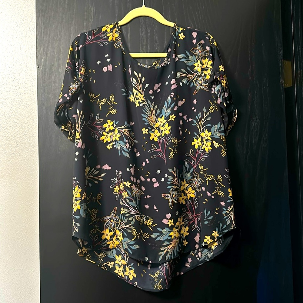 Women’s Maurice’s lightweight top, size 2X